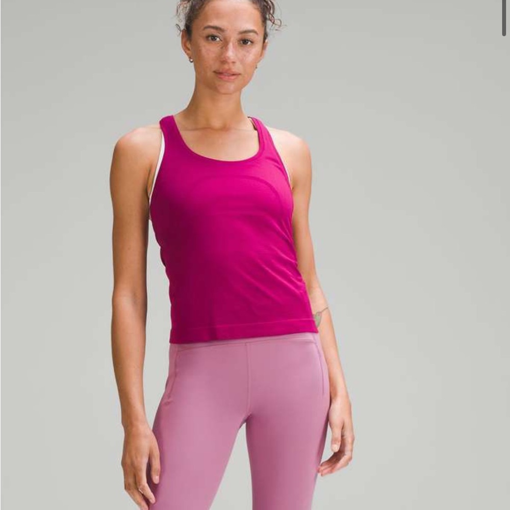 Lululemon run swiftly 2.0 tank in a magenta/ red wine color. Regular length sz 6